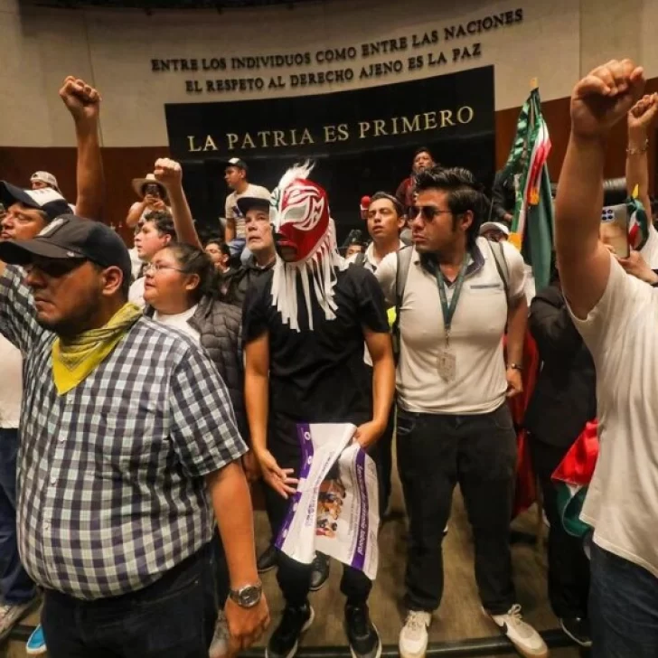 México: el Senado aprobó la polémica reforma judicial en medio de fuertes manifestaciones