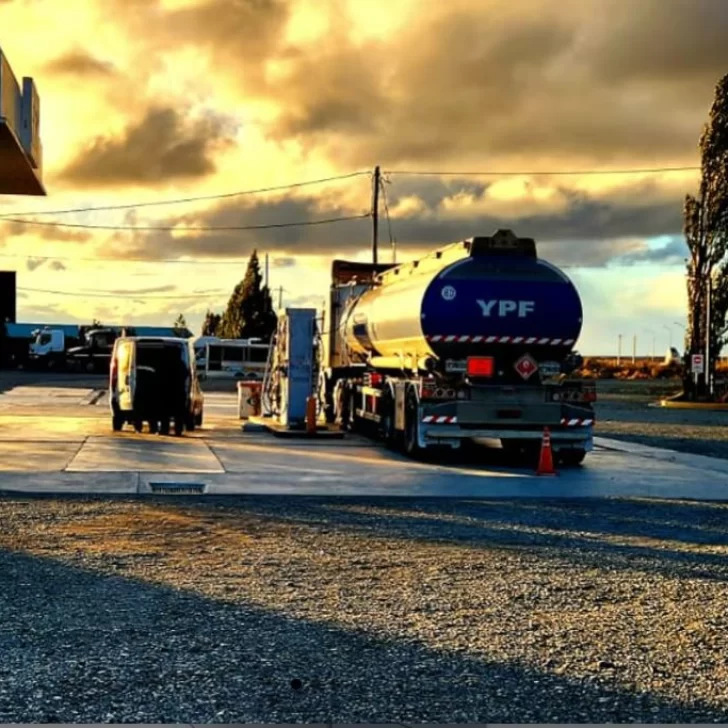 Insólito: cargó nafta, se fue sin pagar y terminó demorado en El Calafate