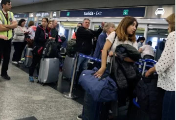 Terminó el paro en Aerolíneas: 37.000 pasajeros afectados y más de 300 vuelos cancelados