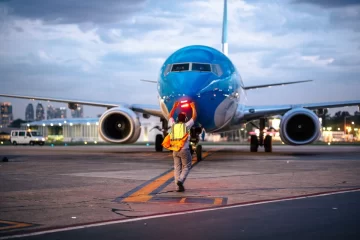 El paro de pilotos afectará a 150 vuelos de Aerolíneas Argentinas y a más de 15 mil pasajeros