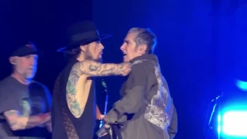 Insólita pelea entre miembros de Jane’s Addiction: Perry Farrell agredió a Dave Navarro en pleno recital