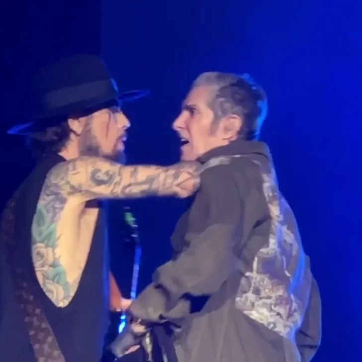 Insólita pelea entre miembros de Jane’s Addiction: Perry Farrell agredió a Dave Navarro en pleno recital