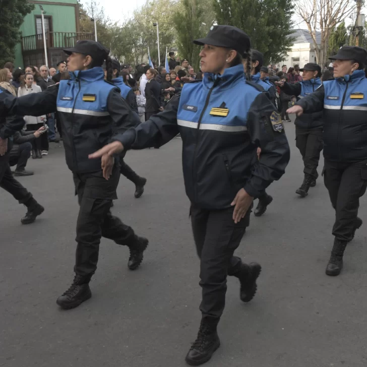Abren inscripciones para la Escuela de Cadetes de la Policía de Santa Cruz: cuánto cobra un agente ingresante Abren inscripciones para la Escuela de Cadetes de la Policía de Santa Cruz: cuánto cobra un agente ingresante