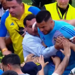 Sergio Romero podría recibir una grave multa y días de arresto por su pelea con hinchas de Boca en el Superclásico