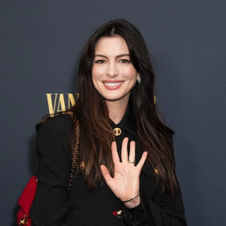 Anne Hathaway sorprendió al compartir una foto con un reconocido actor argentino