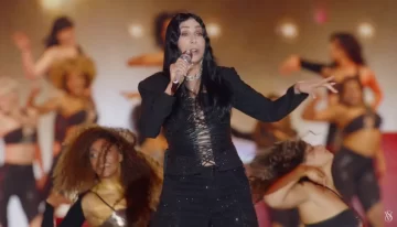 Cher brilló en el Victoria’s Secret Fashion Show 2024: reviví el desfile de lujo