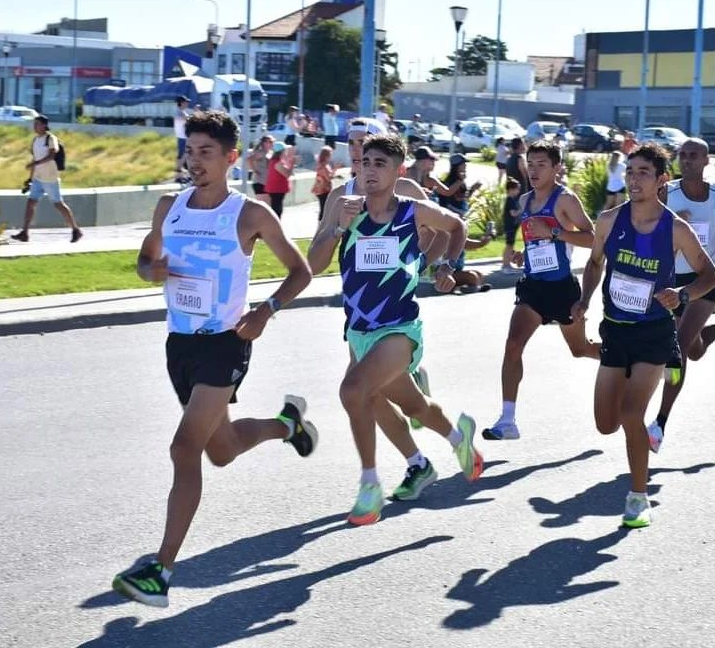 El maratonista Nacho Erario destacó la Corrida Internacional de Diario Crónica de Comodoro como una de las mejores del país