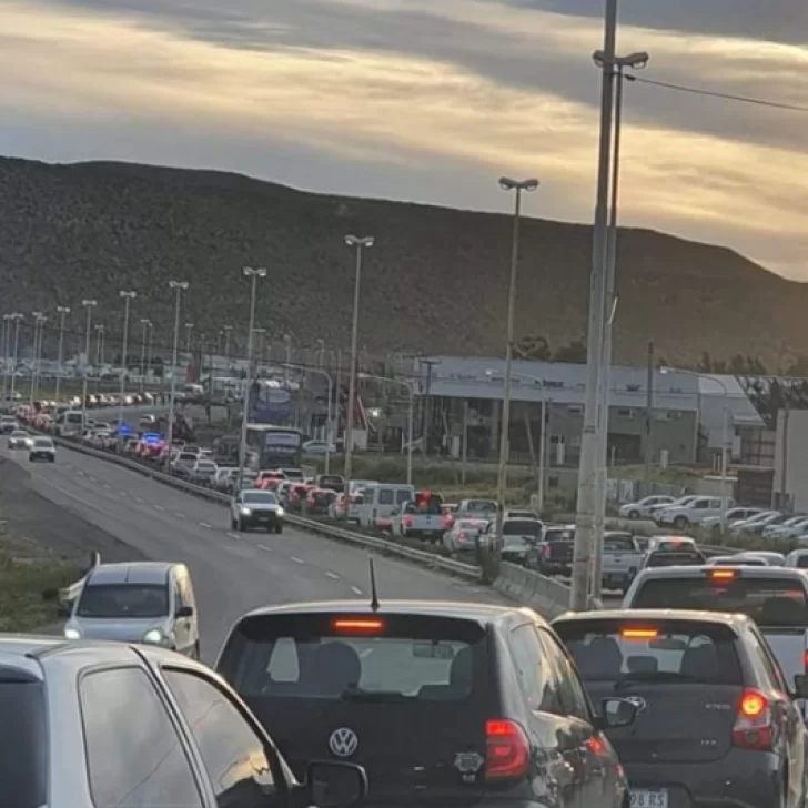 Paro de transporte: Camioneros ya concentran en la ruta generando demoras en entre Comodoro y Rada Tilly