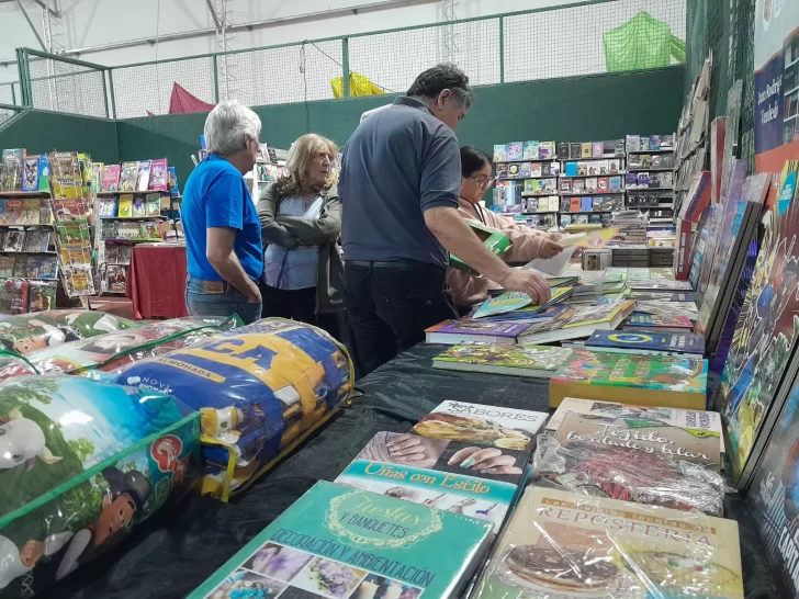 Más de 4 mil personas visitaron la Feria del Libro en Caleta Olivia