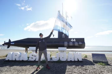 Emocionante recibimiento a Guillermo Tibaldi en Río Gallegos: “Los 44 camaradas del ARA San Juan me acompañan para darme fuerza”