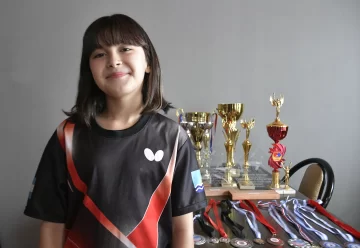 Oriana Alvarado, con nueve años, rumbo a la Selección Argentina de Tenis de Mesa Oriana Alvarado, con nueve años, rumbo a la Selección Argentina de Tenis de Mesa