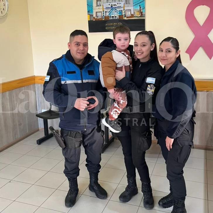 Policías héroes salvaron la vida de un niño de 2 años en Río Gallegos