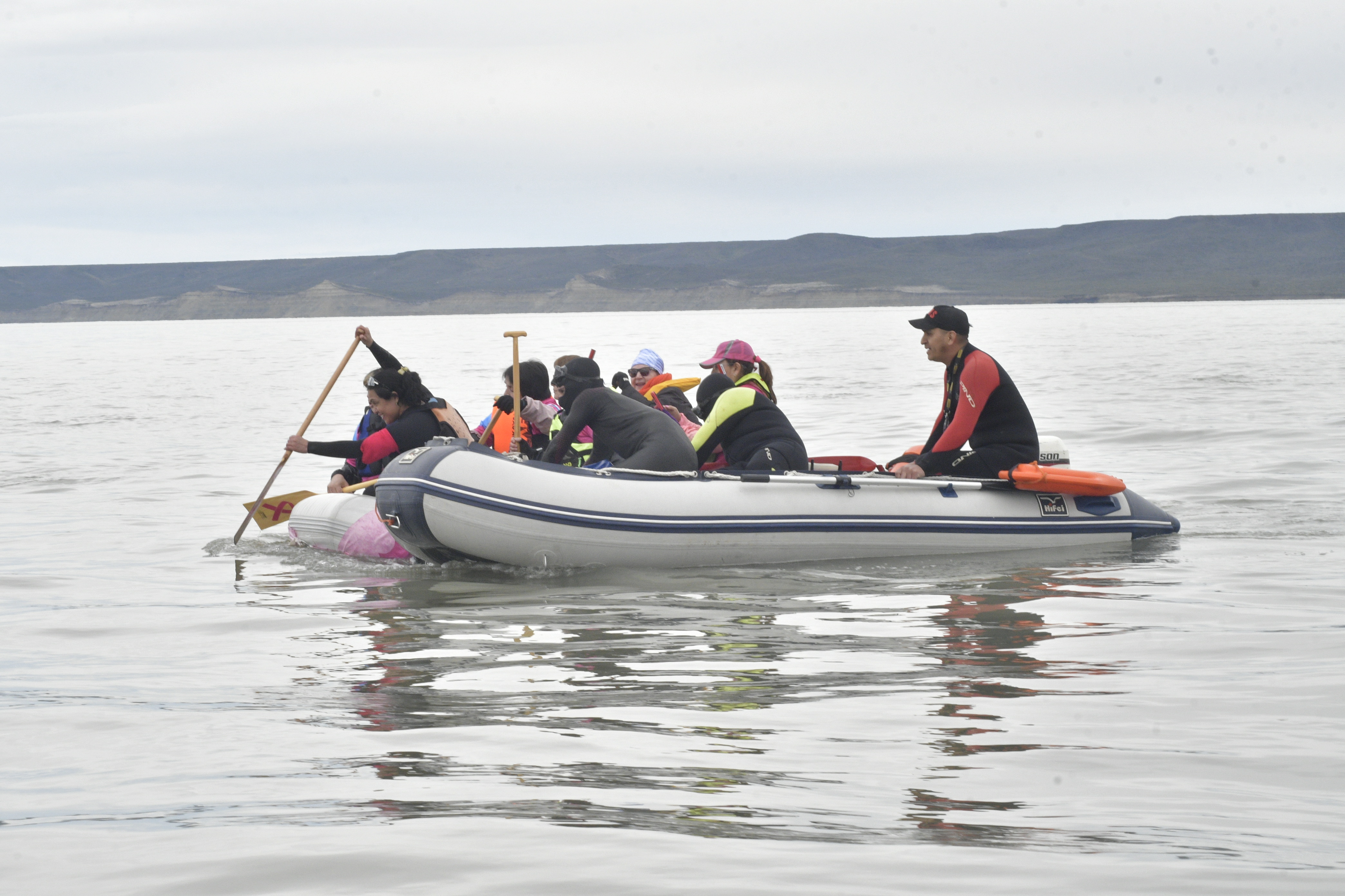  En 2024, se realizó la 4ta edición de la Regata Rosa. Foto: José Silva/La Opinión Austral
