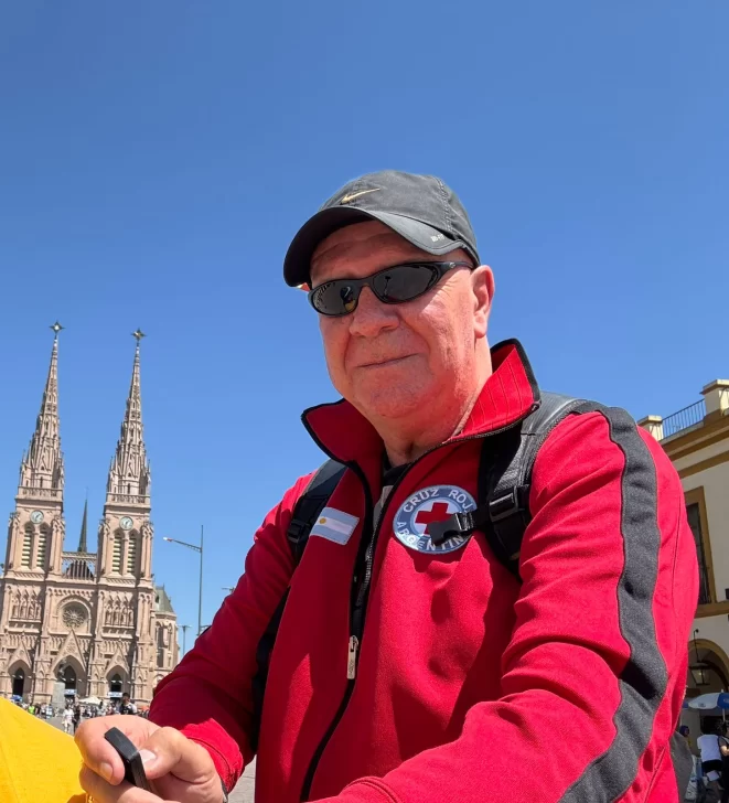 Carlos Ventura, el fotógrafo de Crónica que fue caminando a Luján