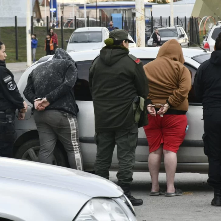 Detenidos en la costanera de Río Gallegos: iban con drogas y menores