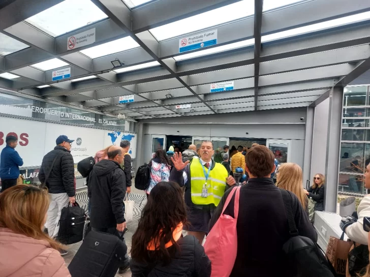 Turista que dijo tener una bomba en el aeropuerto de El Calafate es llevado a la Justicia: ¿Cuál será la pena?