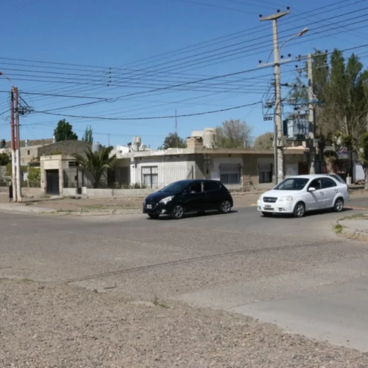 Comerciante de Caleta Olivia persiguió y atacó con un palo a ladrones que le habían robado