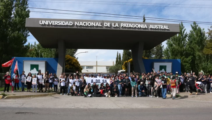 Solidaridad gremial y abrazo simbólico a la UNPA-UACO
