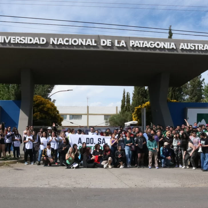 Solidaridad gremial y abrazo simbólico a la UNPA-UACO