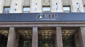 Un empleado de la AFIP se tiró de un 9º piso y sobrevivió gracias a cables eléctricos Un empleado de la AFIP se tiró de un 9º piso y sobrevivió gracias a cables eléctricos