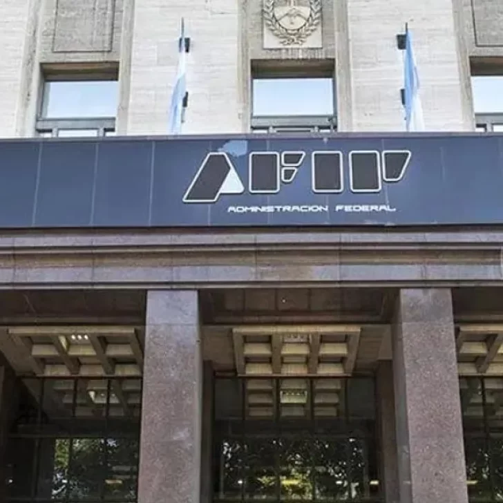 Un empleado de la AFIP se tiró de un 9º piso y sobrevivió gracias a cables eléctricos Un empleado de la AFIP se tiró de un 9º piso y sobrevivió gracias a cables eléctricos