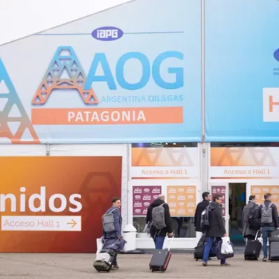 A pocas semanas de la AOG Patagonia, la plaza hotelera está repleta y buscan lugar en ciudades cercanas