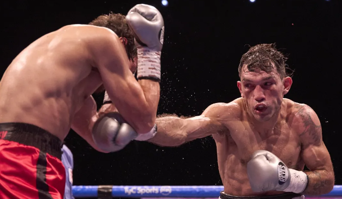 Derrota de Juan Carrasco ante Zaur Abdullaev: una noche de boxeo inolvidable