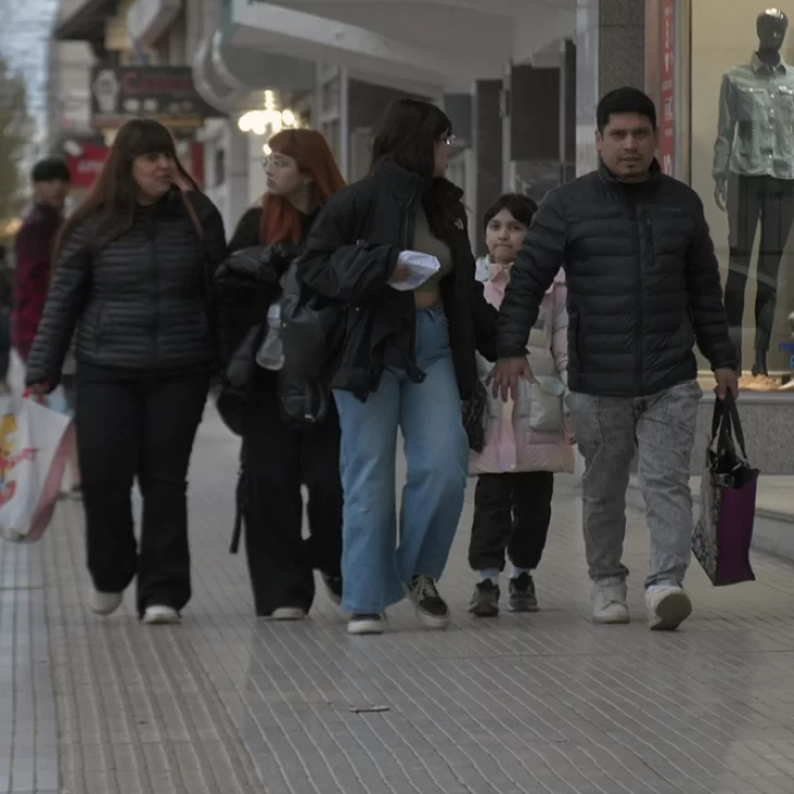 Día de la Madre: comercios con poco movimiento y crece la expectativa para el fin de semana