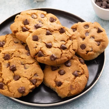 Receta de cookies caseras con chips de chocolate fácil y rápida