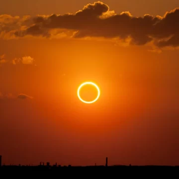 A qué hora es el eclipse en cada ciudad para verlo en vivo y en directo