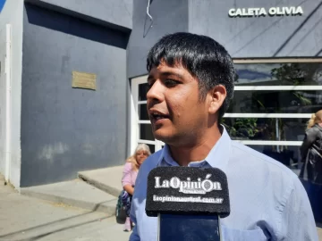 Juan Curallán calificó de “vergonzoso” el aumento otorgado a trabajadores municipales de Caleta Olivia Juan Curallán calificó de “vergonzoso” el aumento otorgado a trabajadores municipales de Caleta Olivia