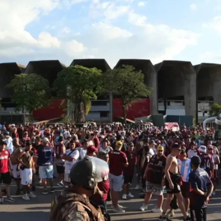 Murió un ex dirigente de Lanús cuando ingresaba al estadio para ver el partido ante Cruzeiro