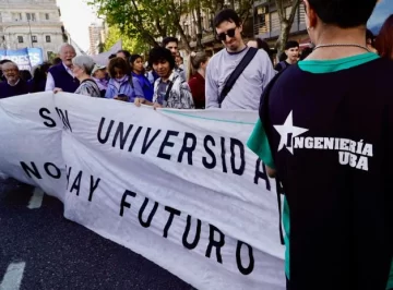 Comenzó la marcha universitaria: docentes, no docentes y estudiantes se movilizan en defensa de la educación pública