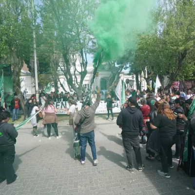 Día del Trabajador: sindicatos marchan frente a Casa de Gobierno de Santa Cruz contra el ajuste