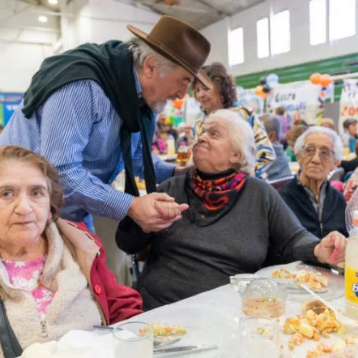Othar Macharashvili participó de las actividades por el Día del Abuelo: “Estar hoy acá, es gracias a todos ustedes”