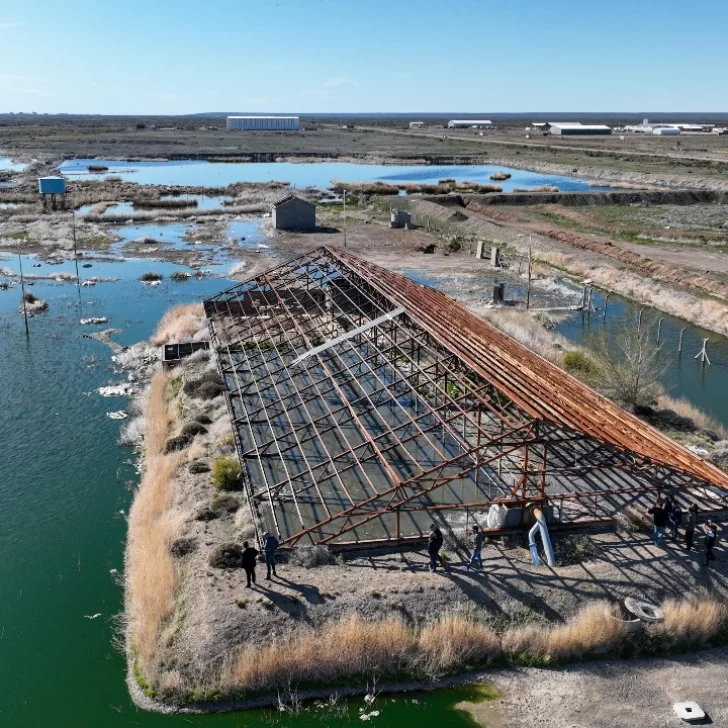 Claudio Vidal acordó con Antonio Carambia construir una planta de tratamiento cloacal para Las Heras