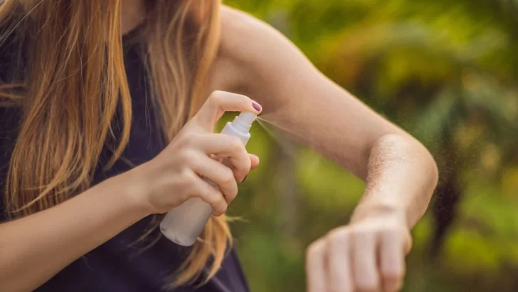 La ANMAT prohibió un repelente para mosquitos en medio de la vuelta del dengue