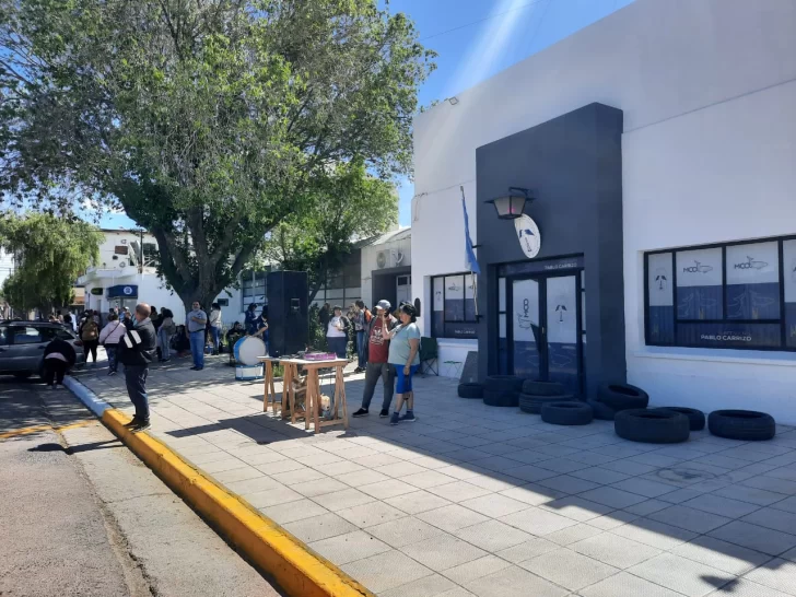 Caleta Olivia: 20% de aumento por decreto y hubo indignación entre los trabajadores municipales