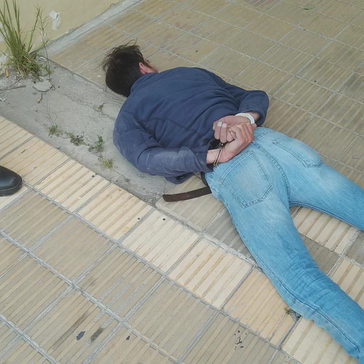 En Río Gallegos: se metió en el patio de una vivienda y terminó detenido En Río Gallegos: se metió en el patio de una vivienda y terminó detenido