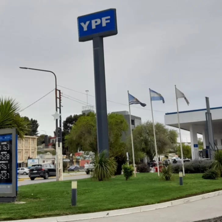 Pidió que le carguen nafta a su auto en una estación de servicio de YPF y se fue sin pagar