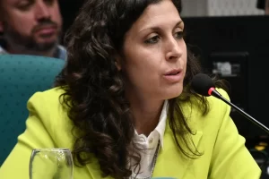 Agostina Mora cuestionó con dureza el pedido de endeudamiento del gobierno provincial