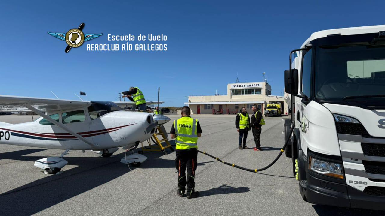 AVION-EN-PUERTO-ARGENTINO-728x410