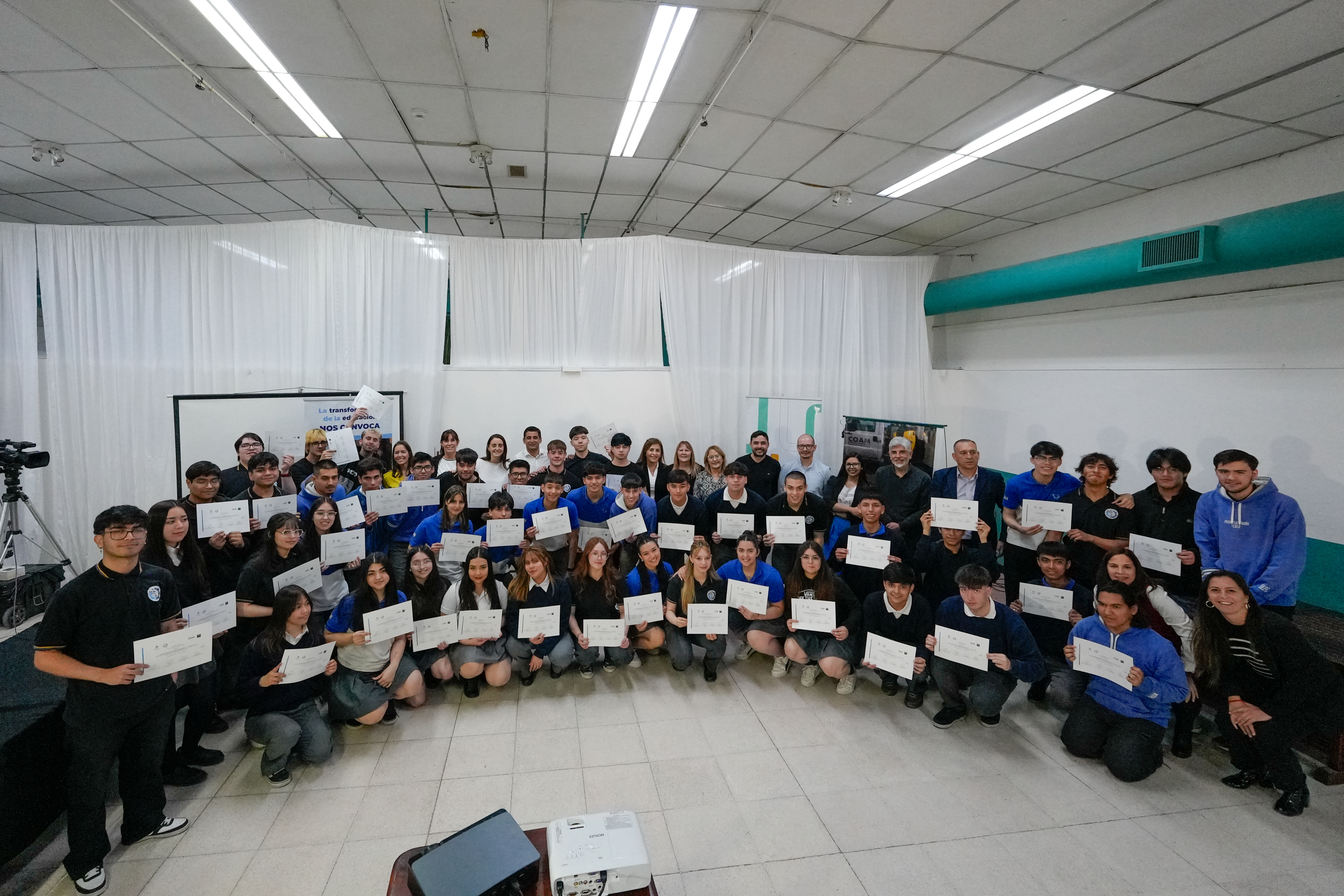 CGC.-Entrega-de-diplomas-a-jovenes-de-la-EIPE-de-Rio-Gallegos-728x485