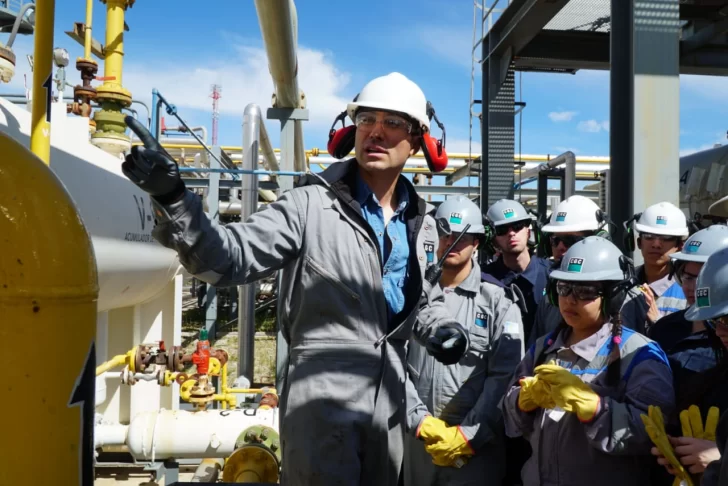 CGC.-Visita-a-la-operacion-de-CGC-en-Barda-Las-Vegas-ubicado-en-la-Cuenca-Austral-728x486