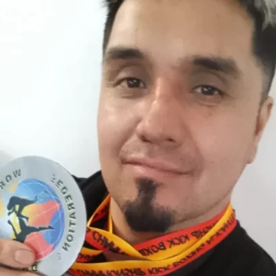 Víctor Cárdenas brilló en el Mundial de Kickboxing: campeón en Light Contact y subcampeón en Boxeo