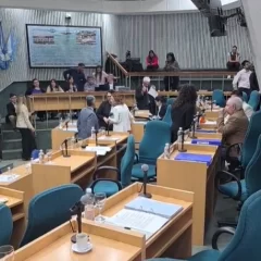 Diputados pasó a un cuarto intermedio para dialogar con los gremios: “Que sea abierto y al frente de todos”, instaron desde ATE Santa Cruz