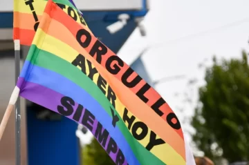 Marcharán en Río Gallegos en repudio a la publicación de Jairo Guzmán con la bandera LGBTIQ+ en llamas