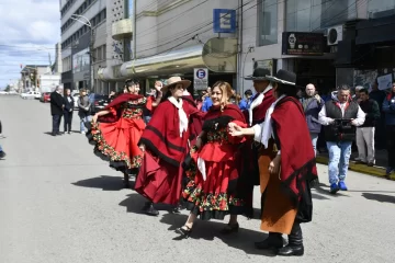 Día de la Tradición: la música y la danza engalanaron la celebración en Río Gallegos