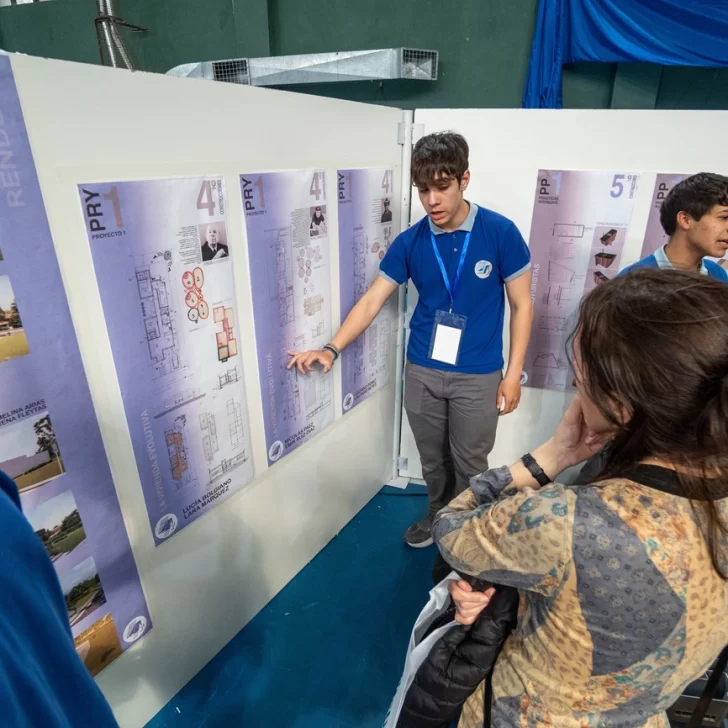 Con gran interés de los vecinos, comenzó la Expo Construir 2024