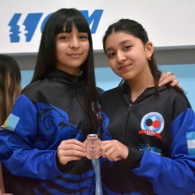 Regreso triunfal de la Escuela de Tenis de Mesa Ulloa al Abierto de la República